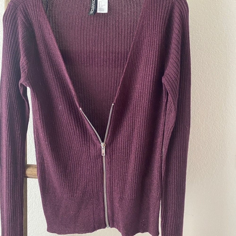 Size small - maroon sweater with zipper - Picture 5 of 6